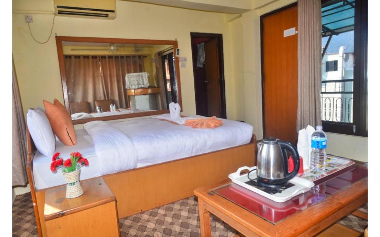 Hotel Travel Inn Pokhara Eksteriør billede