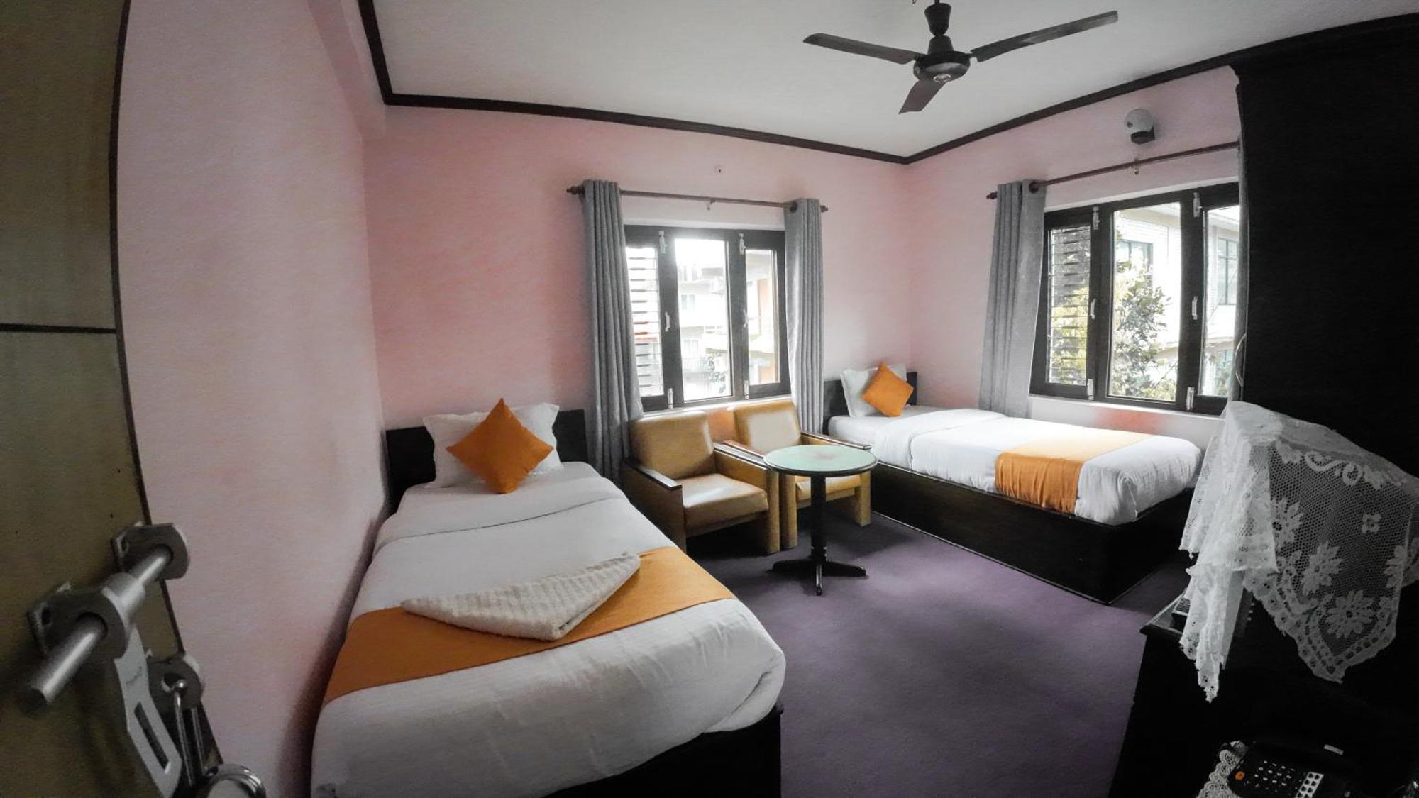 Hotel Travel Inn Pokhara Eksteriør billede