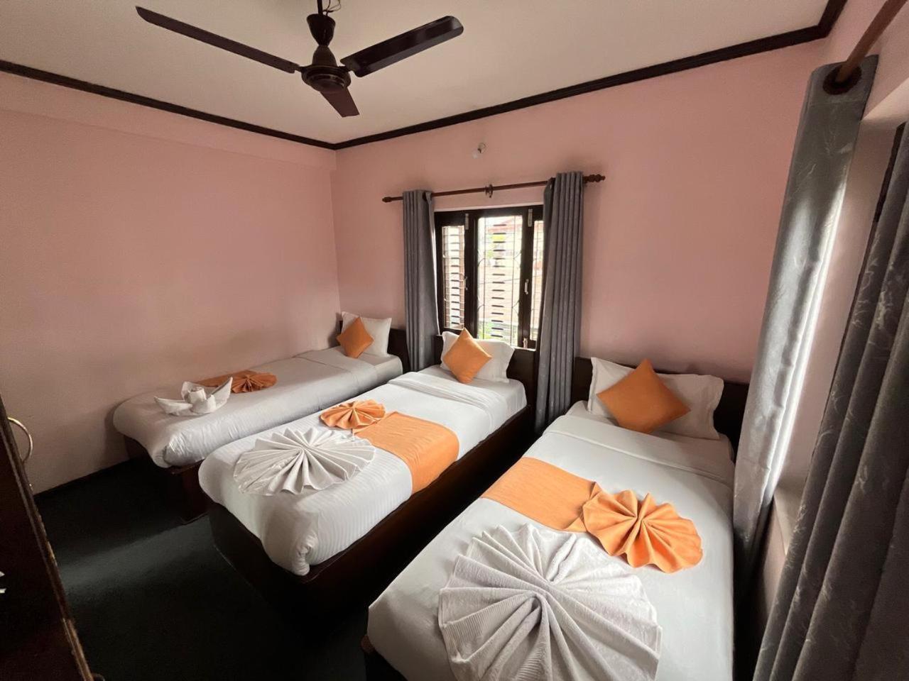 Hotel Travel Inn Pokhara Eksteriør billede